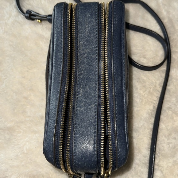 Used Tory Burch Block T Crossbody in Navy - Picture 4 of 17